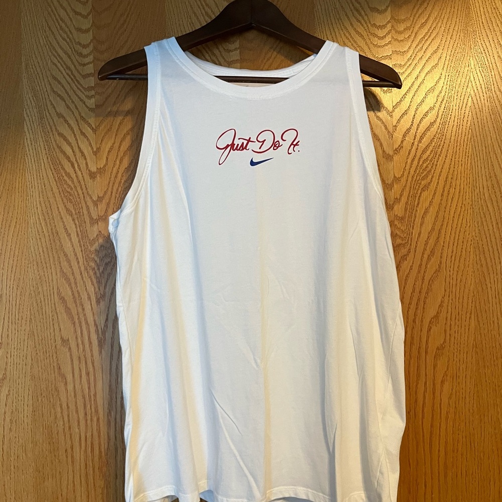 Nike tank top. Women’s. Size: XL